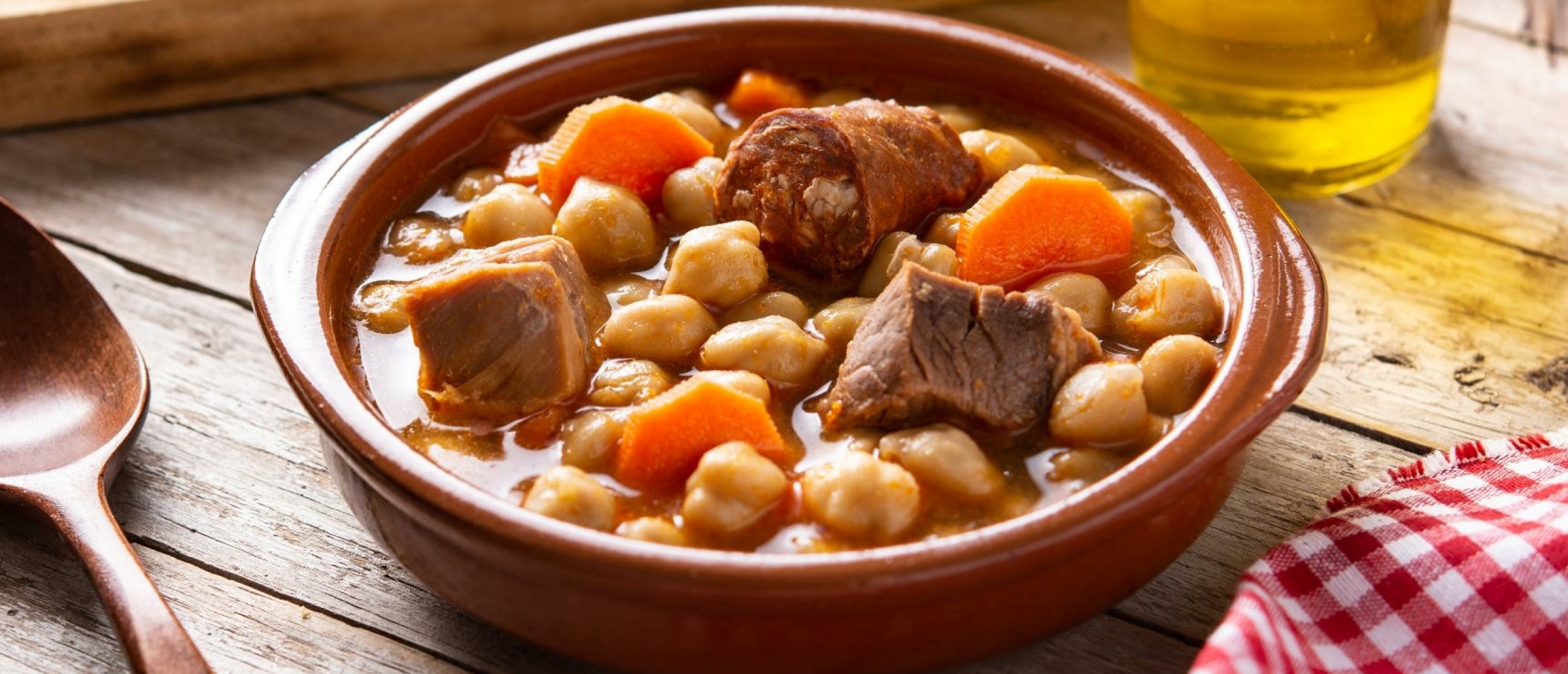 Van Paella tot Pintxos: 10 Geliefde Spaanse Gerechten